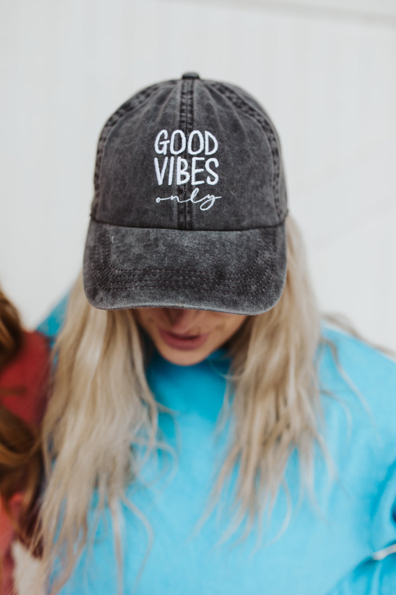 新発売 Only Vibes Good Cap- Boutique Lace & Pine メンズウェア